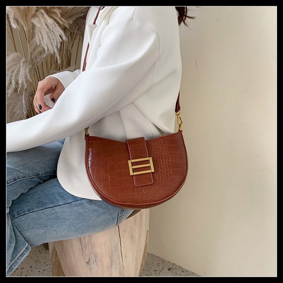 NEW VALENCIA Crossbody Bag - Picture 6 of 8